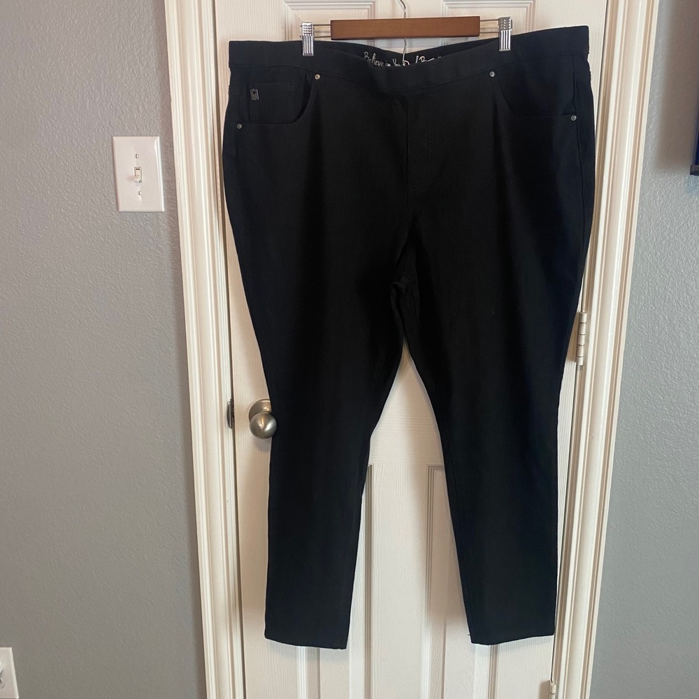 Belle by Kim Gravel Flexible Black Pull On Slim Leg Jeans 26W